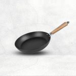 2023.02.07 LA GOURMET BLUSTEEL 28CM CARBON STEEL DEEP FRYPAN WITH WOODEN HANDLE 2023.02.07 LA GOURMET BLUSTEEL 28CM CARBON STEEL DEEP FRYPAN WITH WOODEN HANDLE